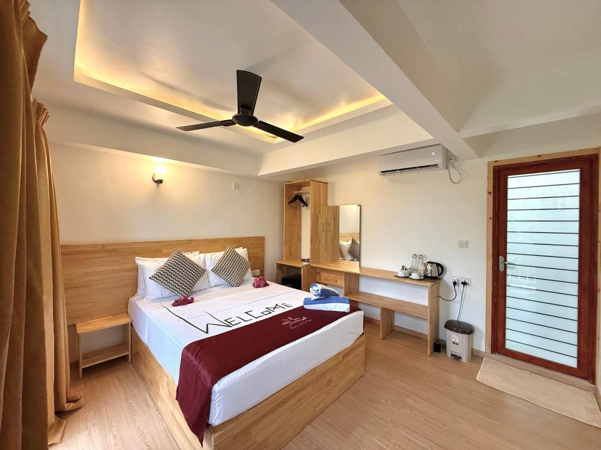 Ocean Lilly Inn Hangnaameedhoo 외부 사진